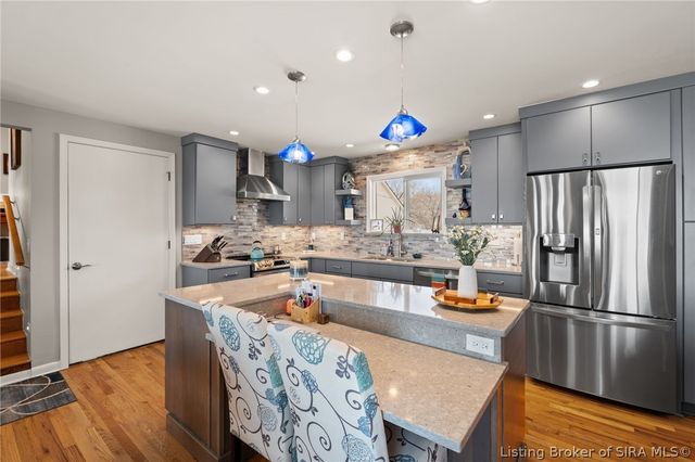 8115 N Skyline Drive, Floyds Knobs, IN 47119