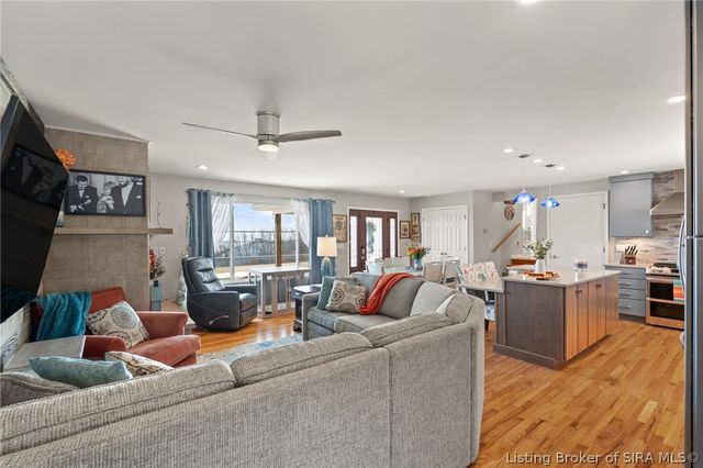 8115 N Skyline Drive, Floyds Knobs, IN 47119