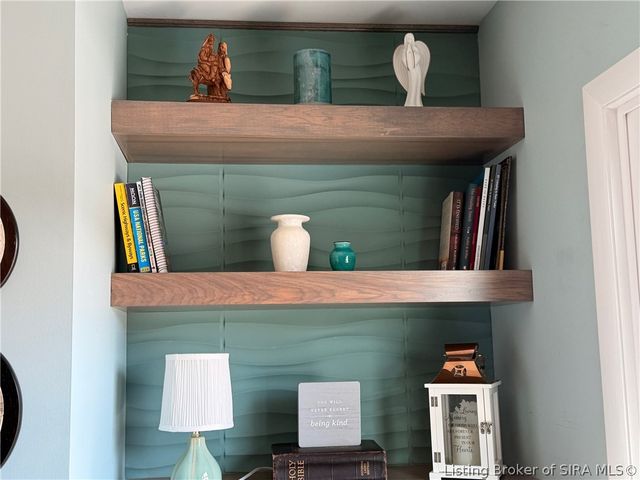 8115 N Skyline Drive, Floyds Knobs, IN 47119