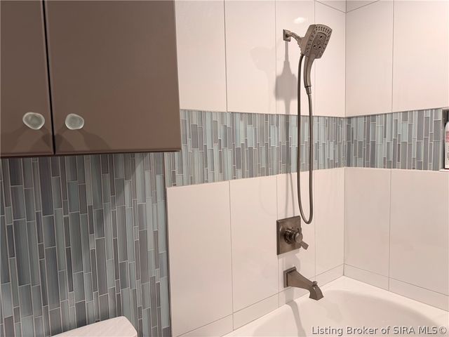 8115 N Skyline Drive, Floyds Knobs, IN 47119