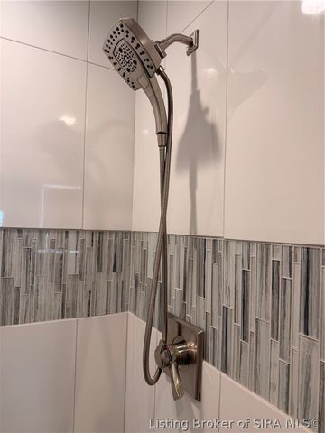 8115 N Skyline Drive, Floyds Knobs, IN 47119