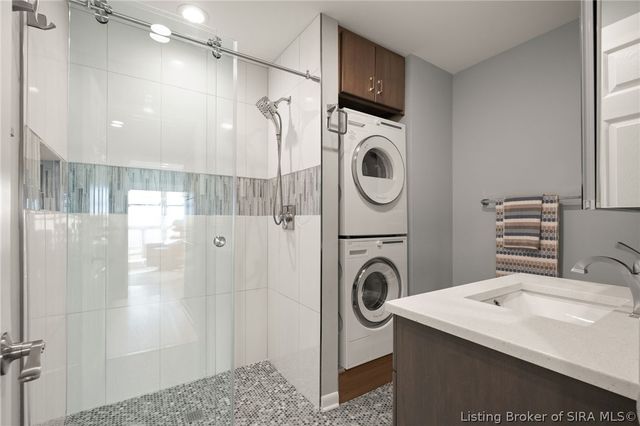 8115 N Skyline Drive, Floyds Knobs, IN 47119