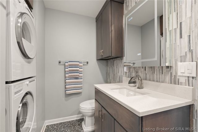 8115 N Skyline Drive, Floyds Knobs, IN 47119