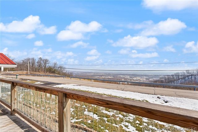 8115 N Skyline Drive, Floyds Knobs, IN 47119