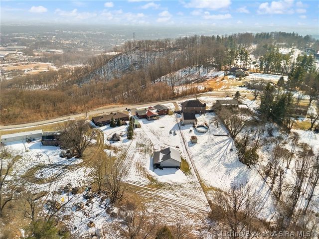 8115 N Skyline Drive, Floyds Knobs, IN 47119