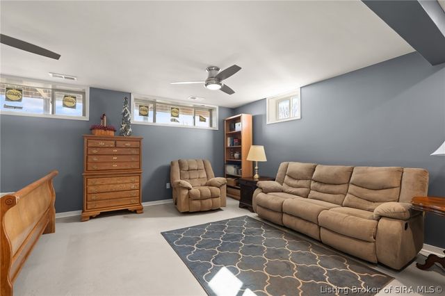 8115 N Skyline Drive, Floyds Knobs, IN 47119