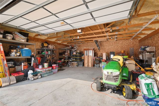 8115 N Skyline Drive, Floyds Knobs, IN 47119