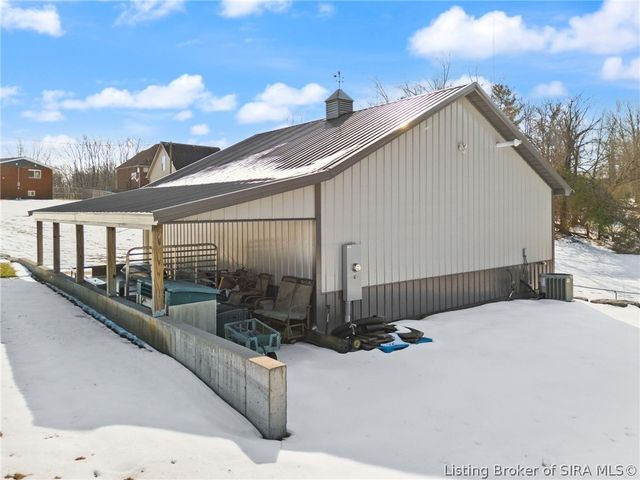 8115 N Skyline Drive, Floyds Knobs, IN 47119