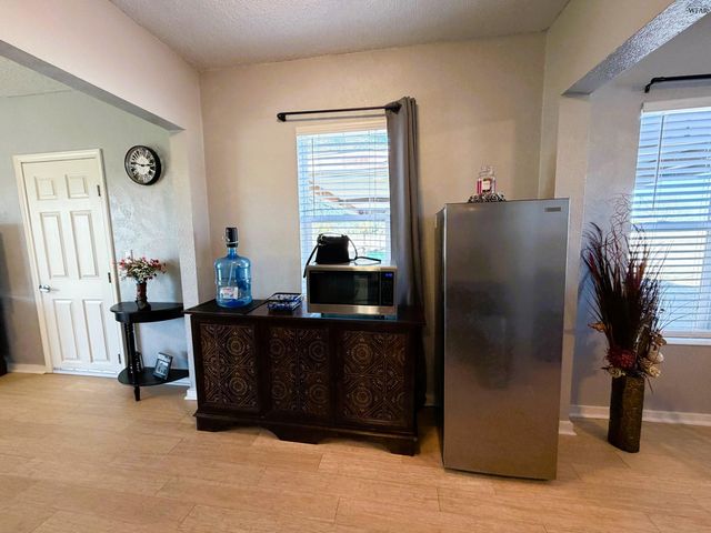 409 N HAMMOND STREET, Henrietta, TX 76365