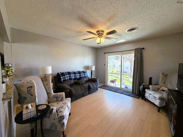 409 N HAMMOND STREET, Henrietta, TX 76365