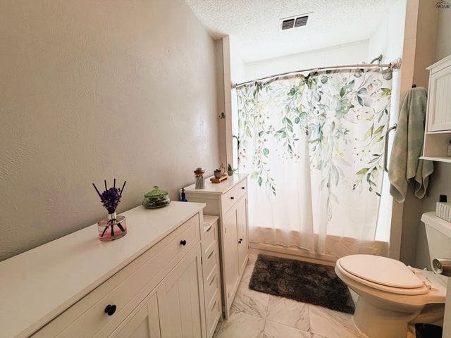 409 N HAMMOND STREET, Henrietta, TX 76365