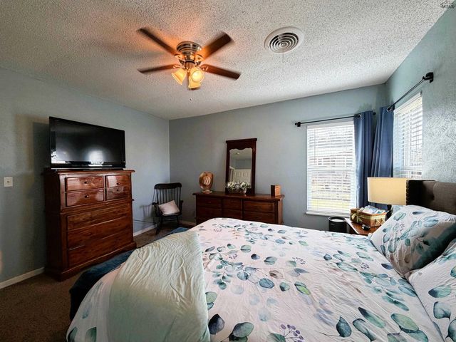 409 N HAMMOND STREET, Henrietta, TX 76365