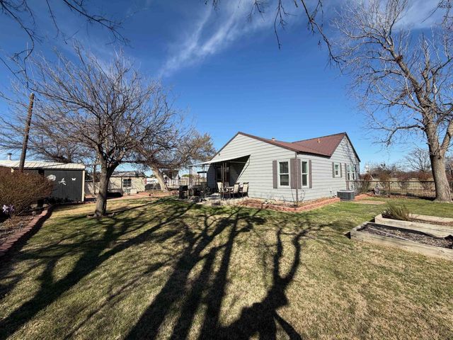 409 N HAMMOND STREET, Henrietta, TX 76365