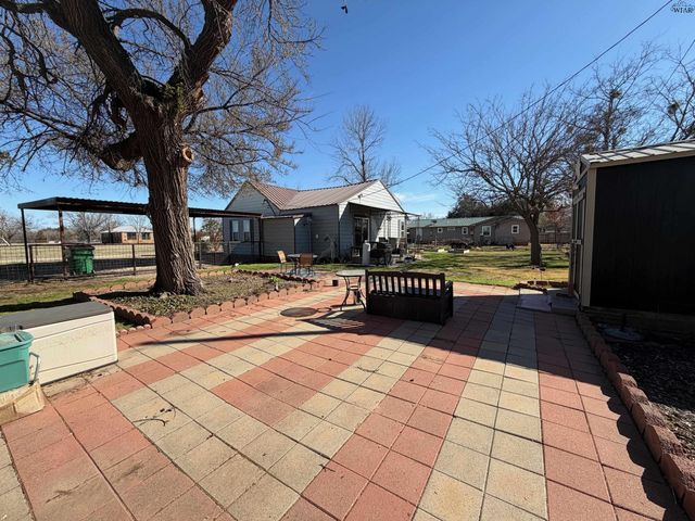 409 N HAMMOND STREET, Henrietta, TX 76365