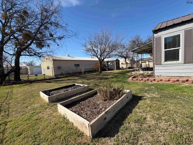 409 N HAMMOND STREET, Henrietta, TX 76365