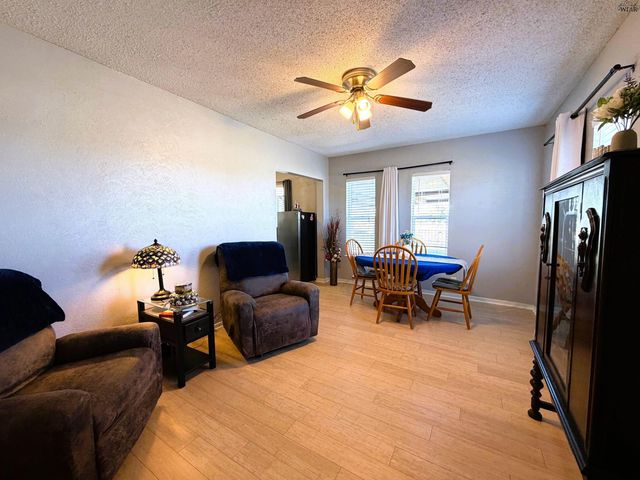 409 N HAMMOND STREET, Henrietta, TX 76365