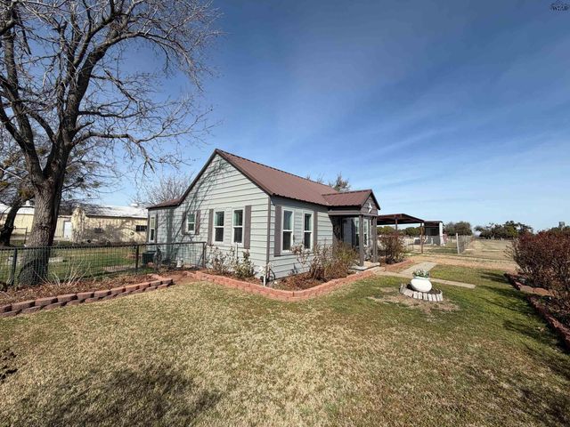 409 N HAMMOND STREET, Henrietta, TX 76365