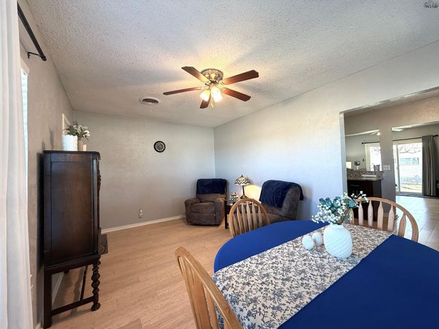 409 N HAMMOND STREET, Henrietta, TX 76365