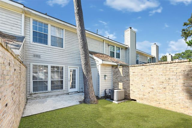 2030 Plantation Drive B-14, Conroe, TX 77301