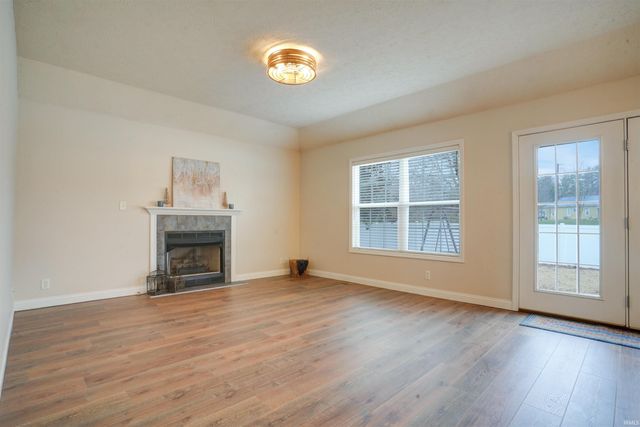 11918 WAYLAND Court, Evansville, IN 47725