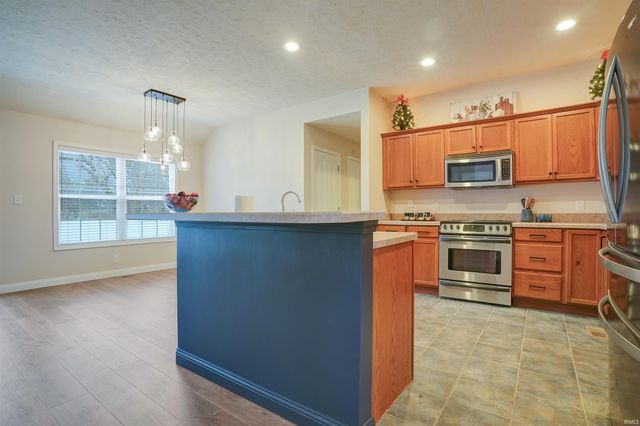 11918 WAYLAND Court, Evansville, IN 47725