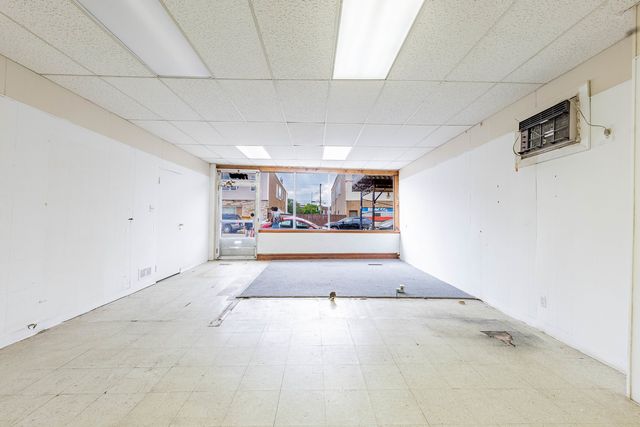 13303 S Brandon Avenue, Chicago, IL 60633