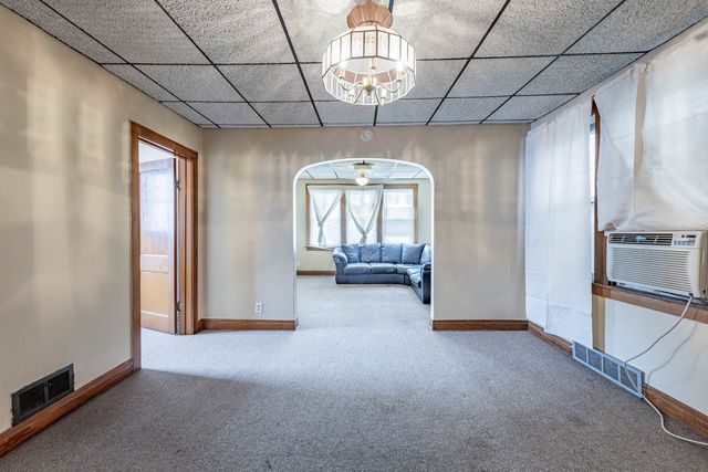 13303 S Brandon Avenue, Chicago, IL 60633