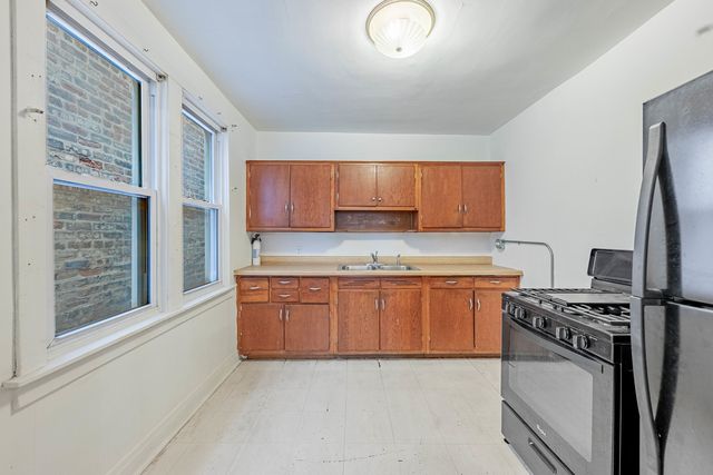 13303 S Brandon Avenue, Chicago, IL 60633