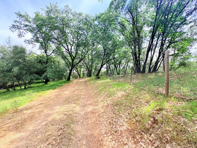 12063 Woodacre Rd, Grass Valley, CA 95949