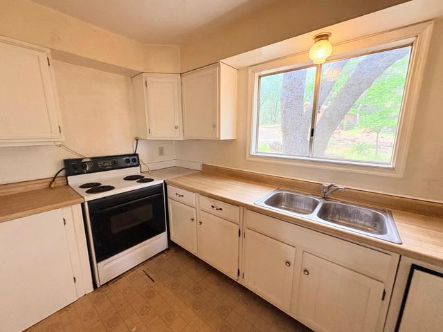 12063 Woodacre Rd, Grass Valley, CA 95949