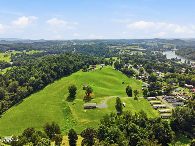 323 Fox Pvt Drive, Bluff City, TN 37618