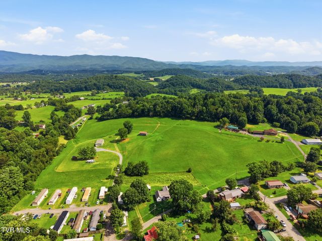 323 Fox Pvt Drive, Bluff City, TN 37618