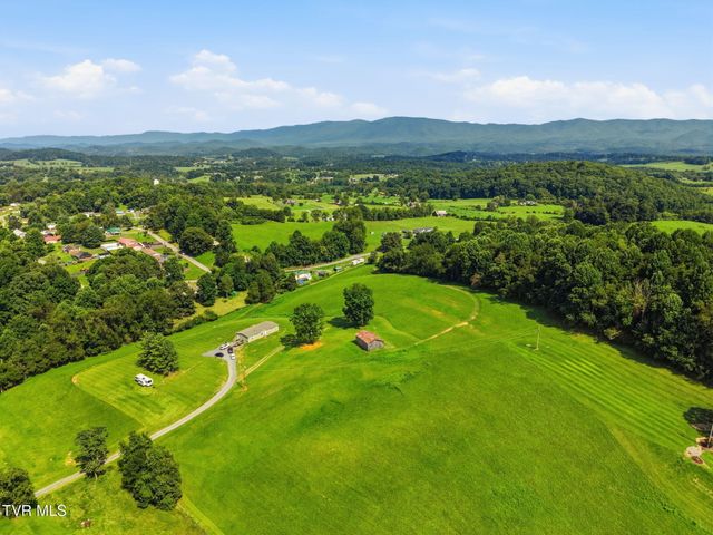 323 Fox Pvt Drive, Bluff City, TN 37618