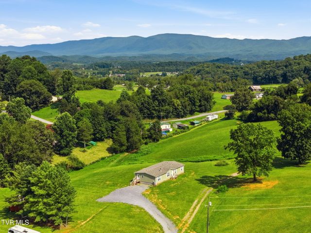 323 Fox Pvt Drive, Bluff City, TN 37618
