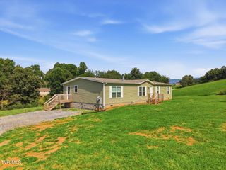 323 Fox Pvt Drive, Bluff City, TN 37618