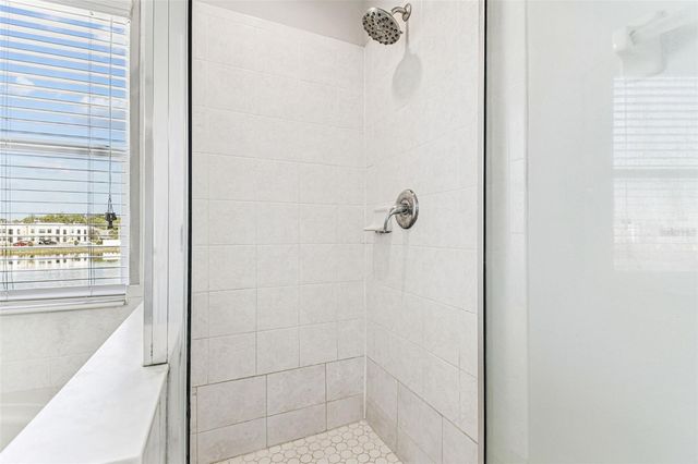 11651 DECLARATION DRIVE, Tampa, FL 33635