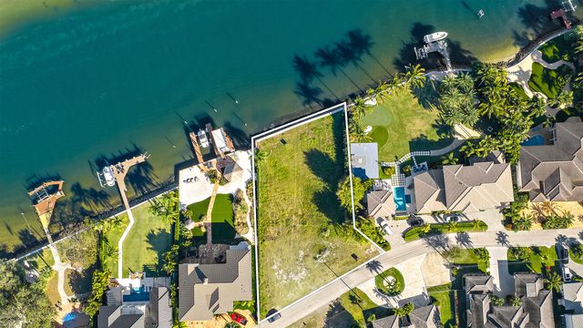 14100 Paradise Point Road, Palm Beach Gardens, FL 33410