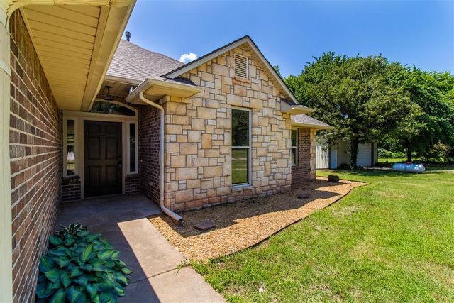 900301 S Oak Hill Drive, Chandler, OK 74834