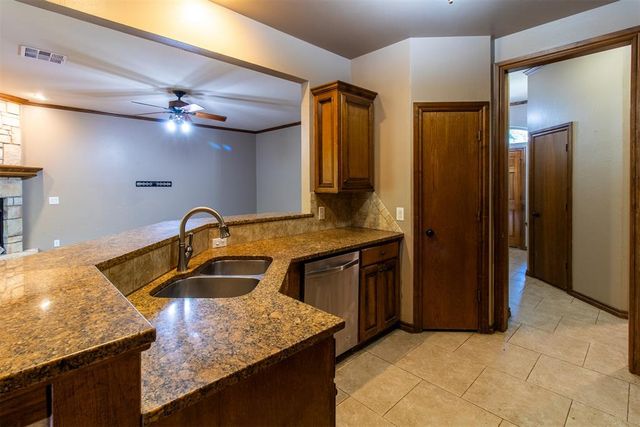 900301 S Oak Hill Drive, Chandler, OK 74834