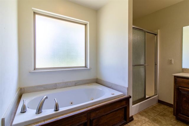 900301 S Oak Hill Drive, Chandler, OK 74834