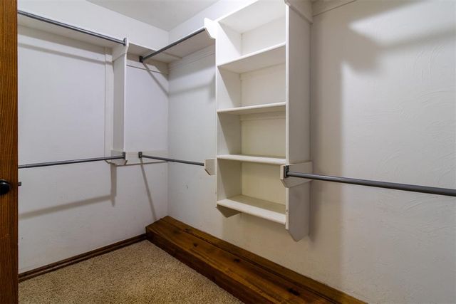 900301 S Oak Hill Drive, Chandler, OK 74834
