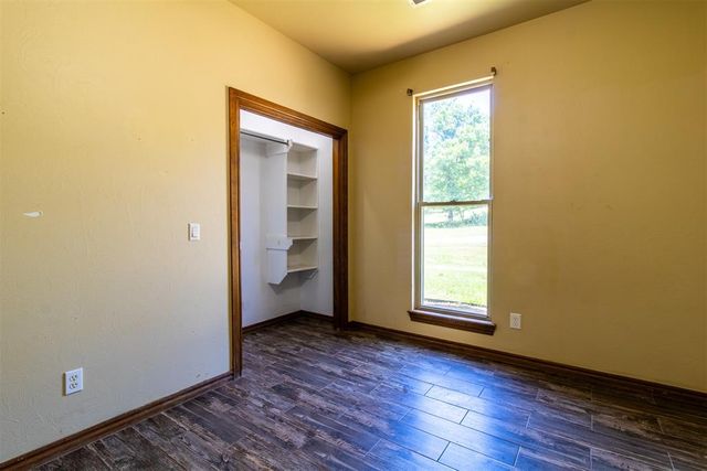 900301 S Oak Hill Drive, Chandler, OK 74834