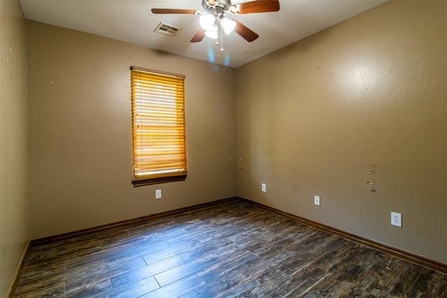 900301 S Oak Hill Drive, Chandler, OK 74834
