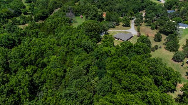 900301 S Oak Hill Drive, Chandler, OK 74834