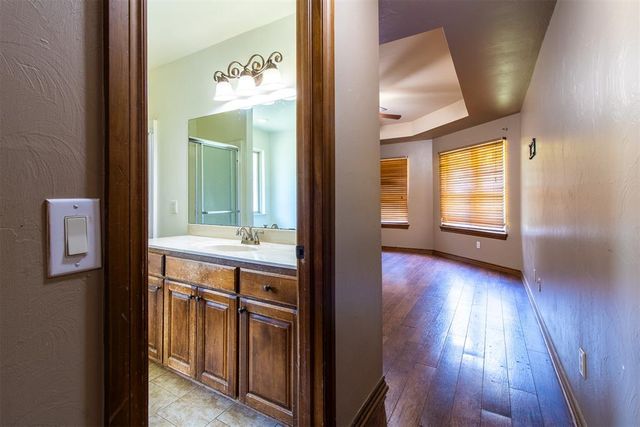 900301 S Oak Hill Drive, Chandler, OK 74834
