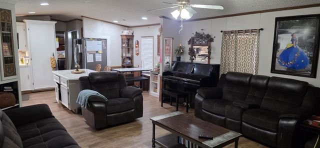 203 Oak Creek Drive, Oyster Creek, TX 77541