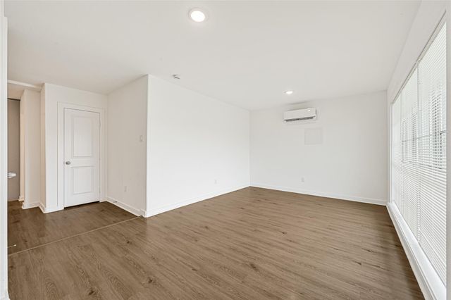 7537 Westover Street B, Houston, TX 77087