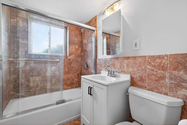 20 Westgate Rd 2, Boston, MA 02467