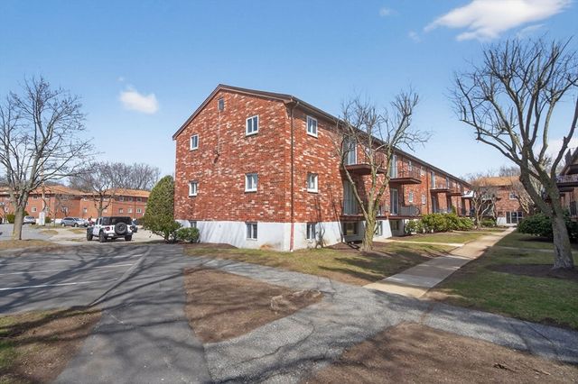 20 Westgate Rd 2, Boston, MA 02467