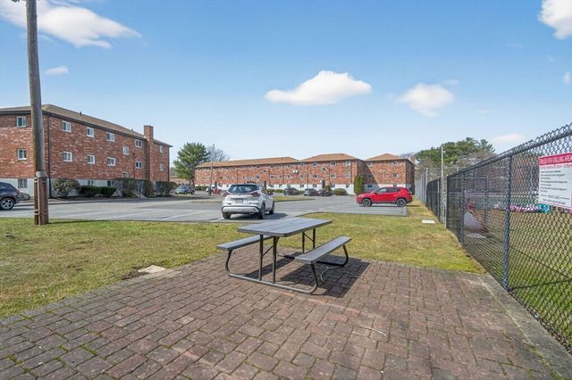 20 Westgate Rd 2, Boston, MA 02467